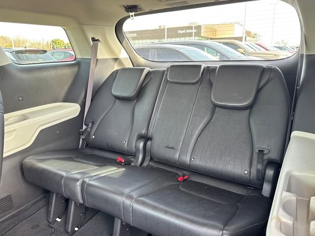 Used 2022 Kia Carnival LX image 10