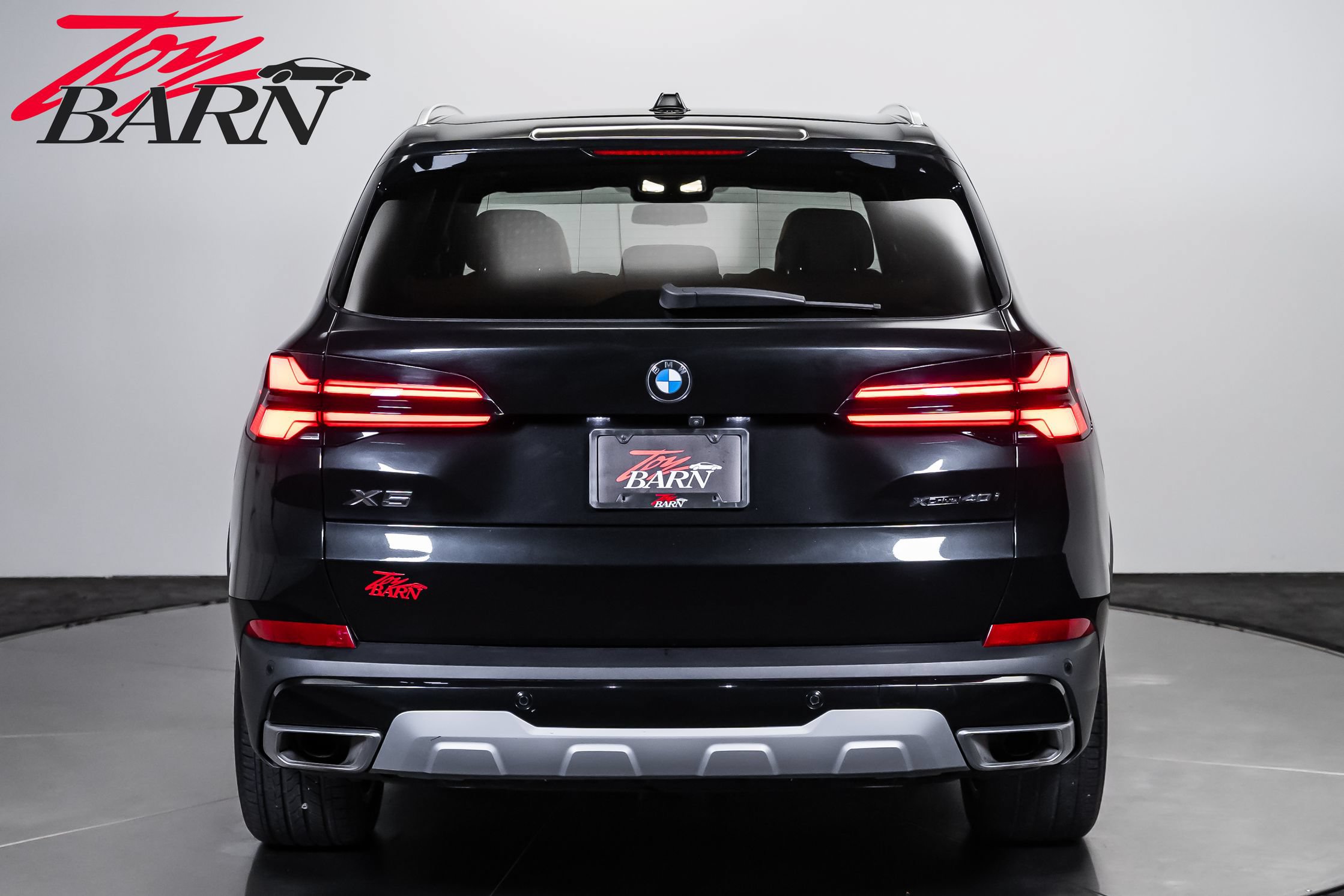 Used 2024 BMW X5 xDrive40i w/ Premium Package AWD/4WD image 4