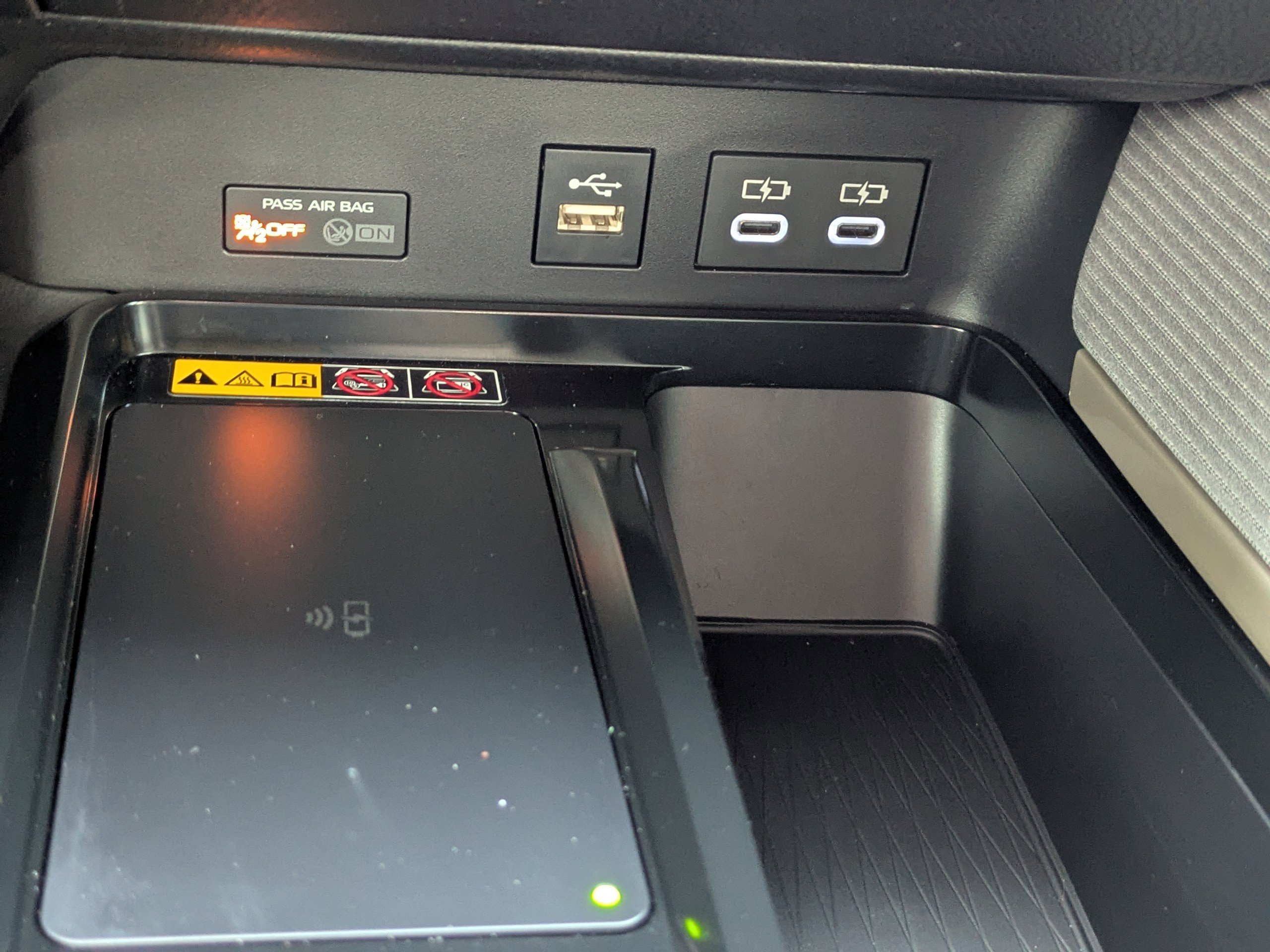 Used 2025 Toyota Camry SE w/ Multimedia Upgrade Package image 22