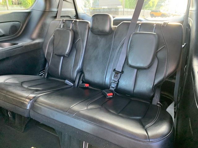 Used 2022 Chrysler Pacifica Touring-L w/ Uconnect Theater Family Group image 17