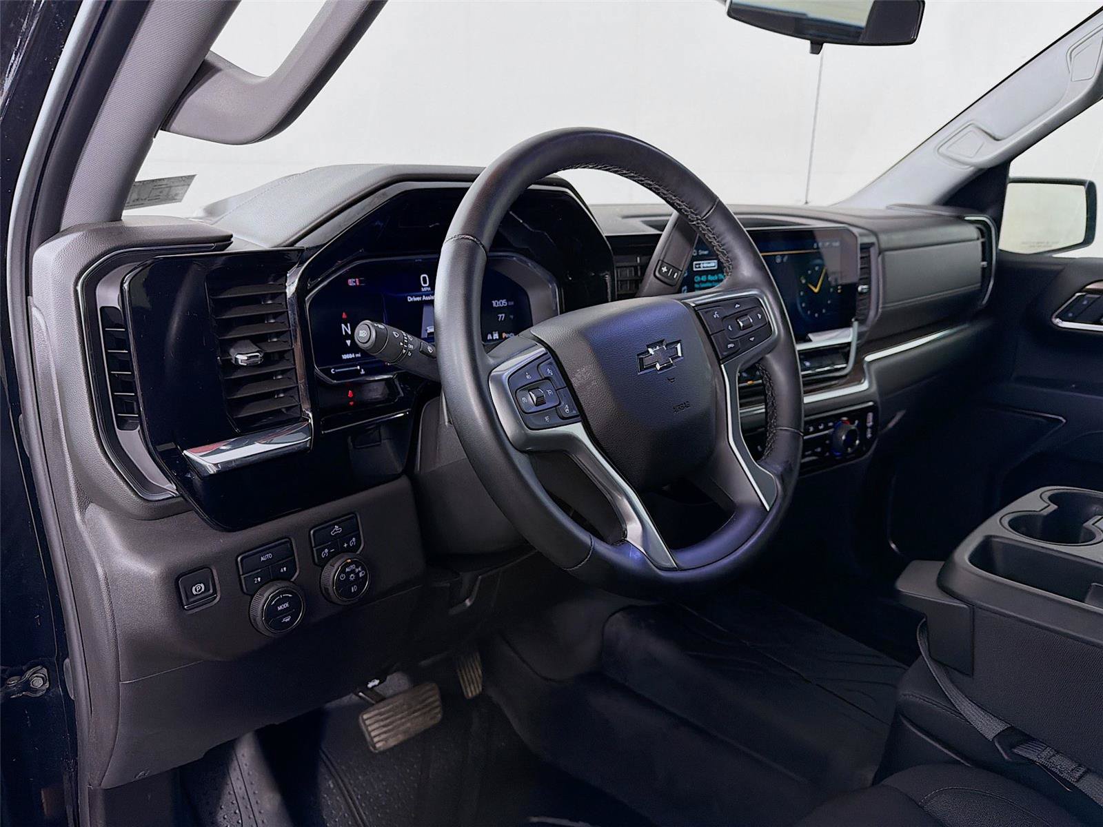 Used 2024 Chevrolet Silverado 1500 RST w/ Protection Package AWD/4WD image 16
