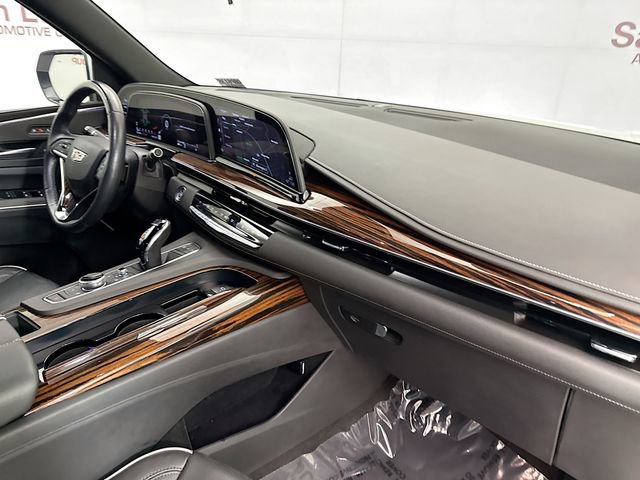 Used 2022 Cadillac Escalade Premium Luxury image 33