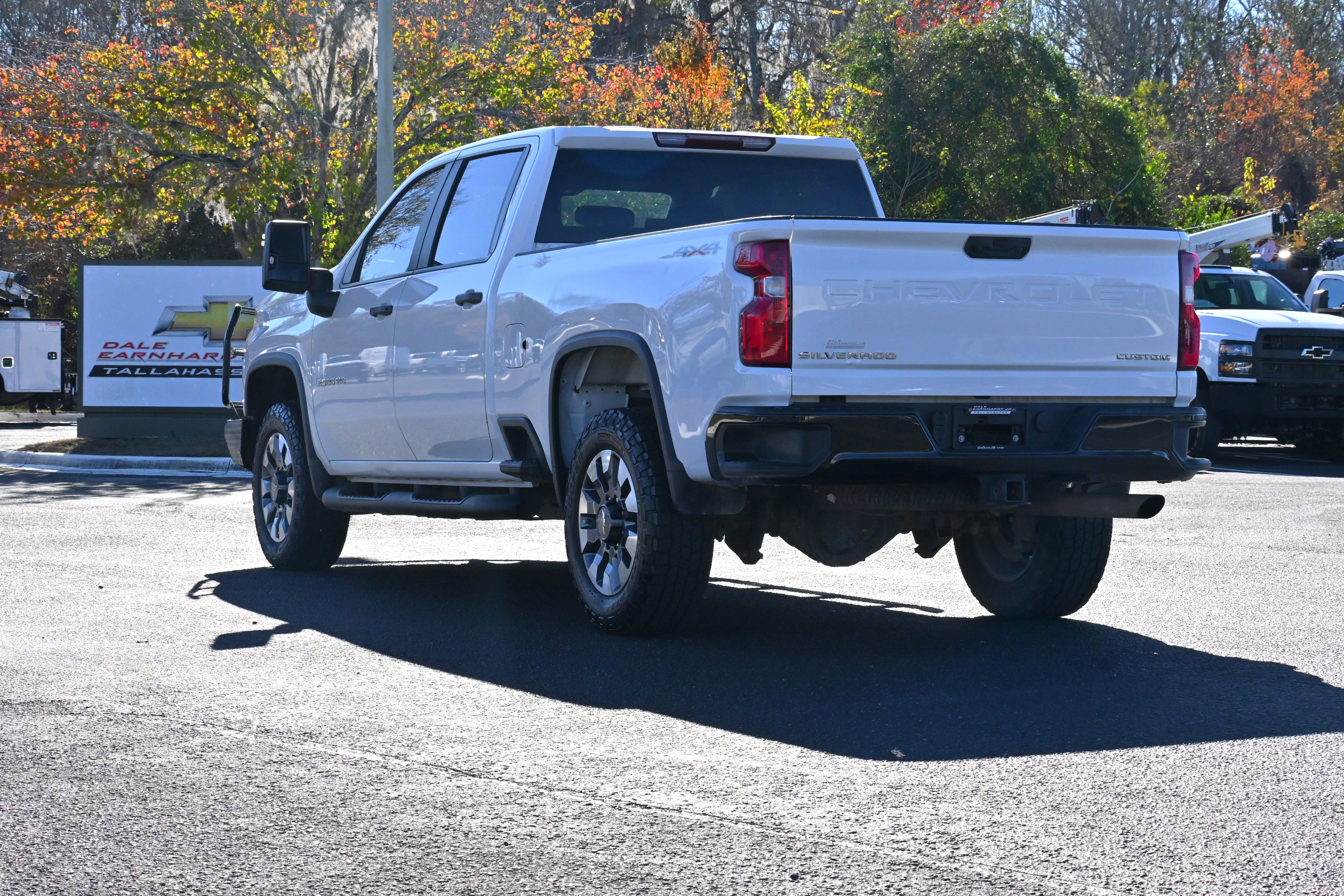 Used 2022 Chevrolet Silverado 2500 Custom w/ Custom Value Package image 3