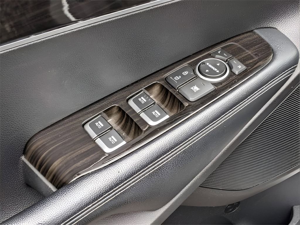Used 2020 Kia Sorento LX image 14