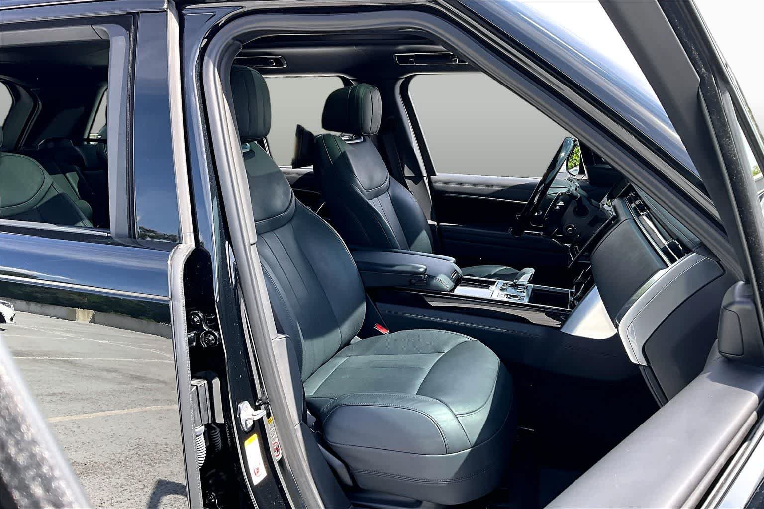 Used 2023 Land Rover Range Rover Autobiography AWD/4WD image 24
