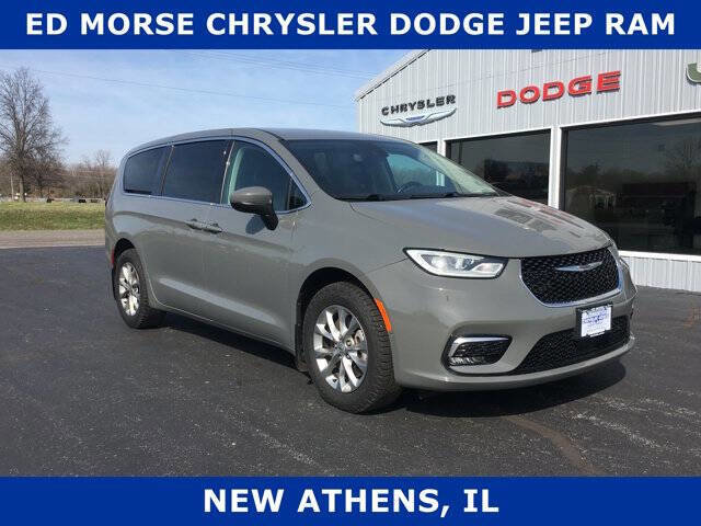 Used 2023 Chrysler Pacifica Touring-L image 1