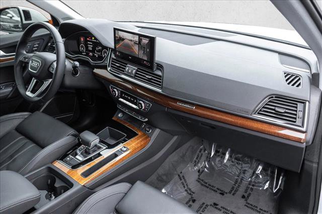 Used 2023 Audi Q5 e Premium Plus w/ Premium Plus Package image 25