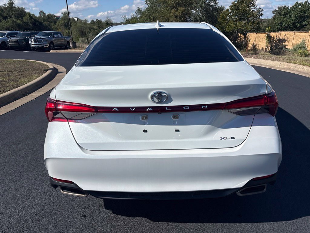 Used 2020 Toyota Avalon XLE FWD image 4