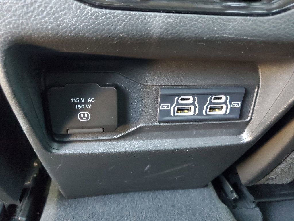 Used 2024 Jeep Grand Cherokee Altitude AWD/4WD image 28
