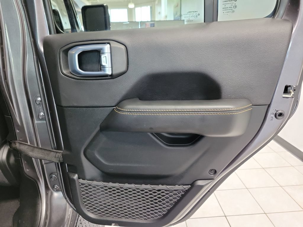 Used 2021 Jeep Gladiator Overland AWD/4WD image 21