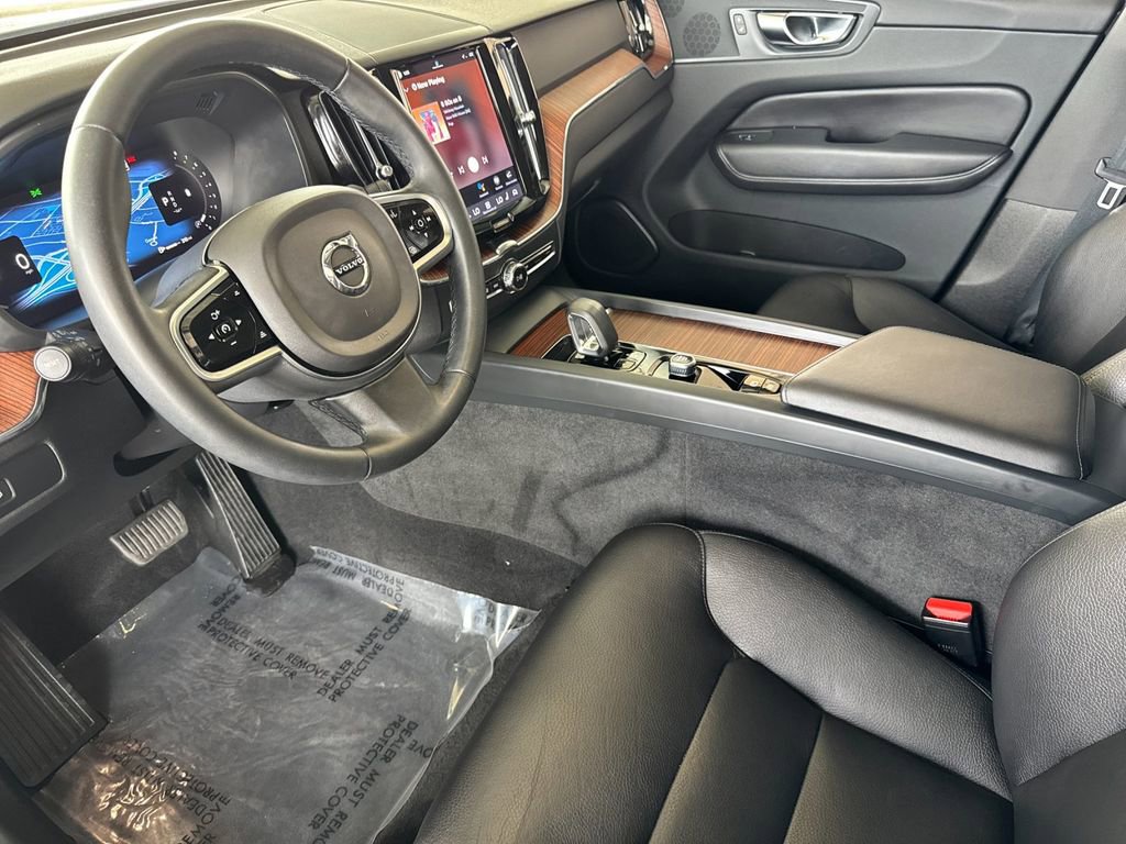 Certified 2023 Volvo XC60 B5 Plus w/ Protection Package Premier image 9