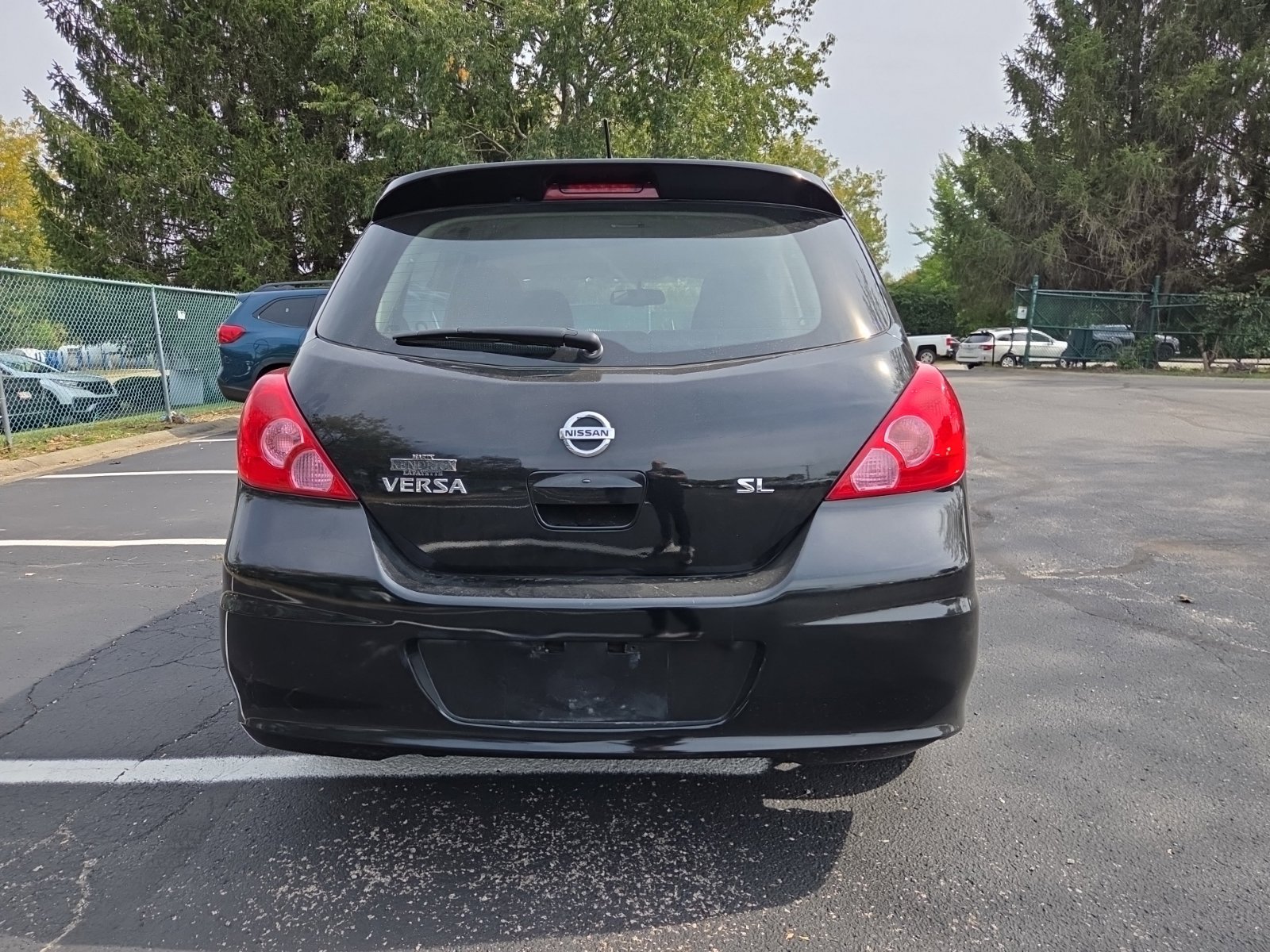 Used 2012 Nissan Versa Hatchback FWD image 5