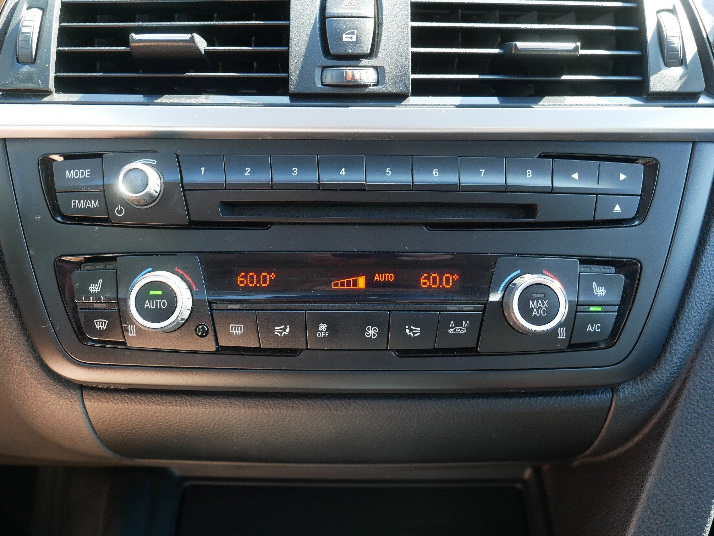 Used 2015 BMW 320i xDrive Sedan AWD/4WD image 23