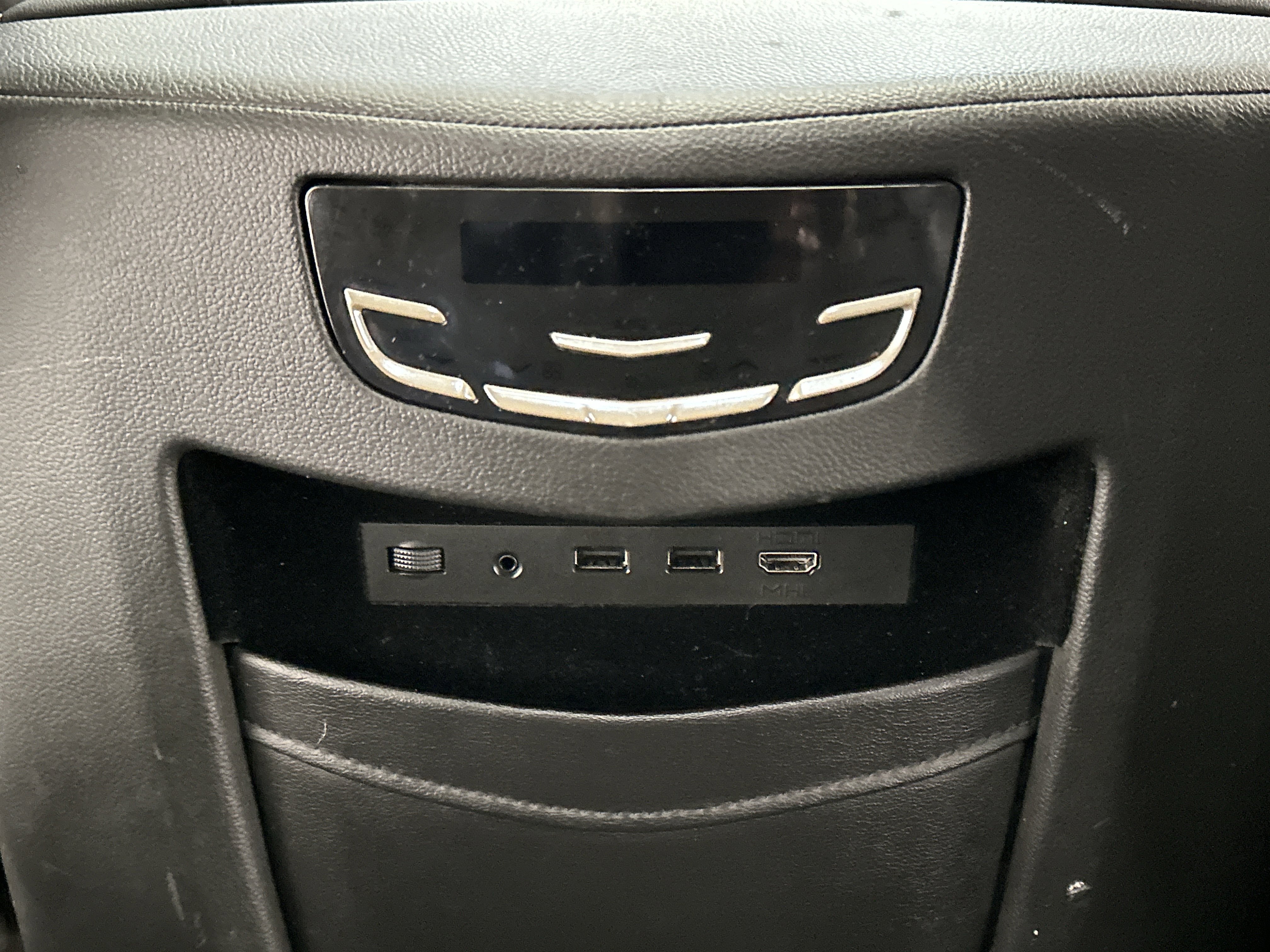 Used 2019 Cadillac Escalade Premium Luxury w/ LPO, Radiant Package image 27