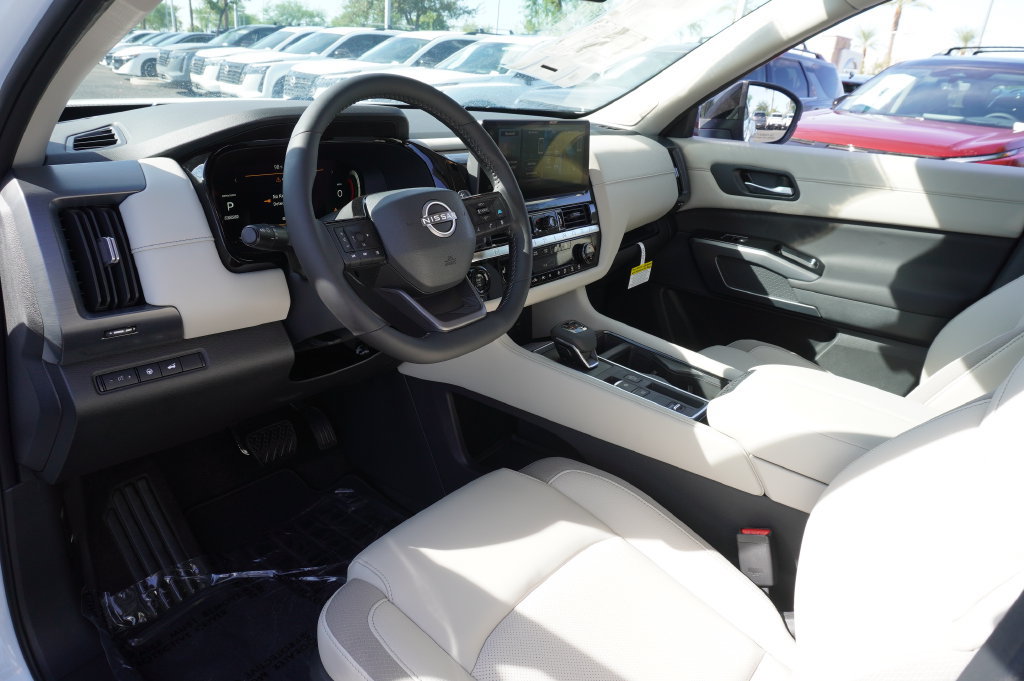 New 2026 Nissan Pathfinder SL FWD image 18
