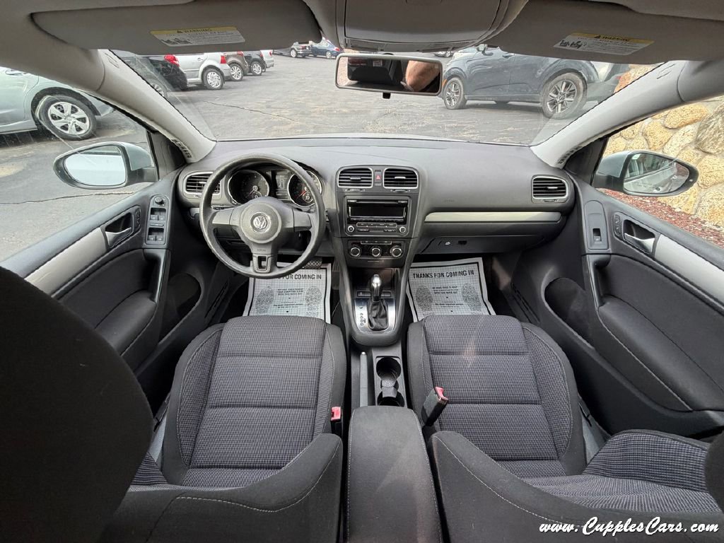 Used 2014 Volkswagen Golf 4-Door FWD image 20