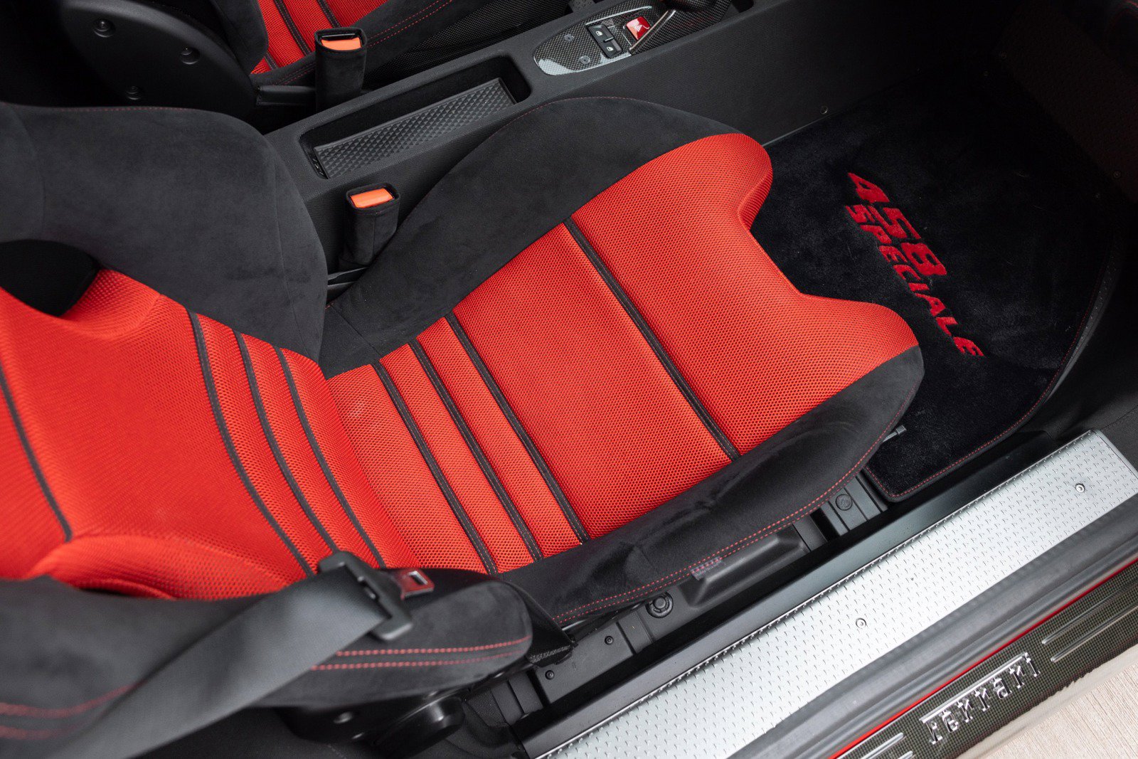 Used 2014 Ferrari 458 Speciale Coupe RWD image 73