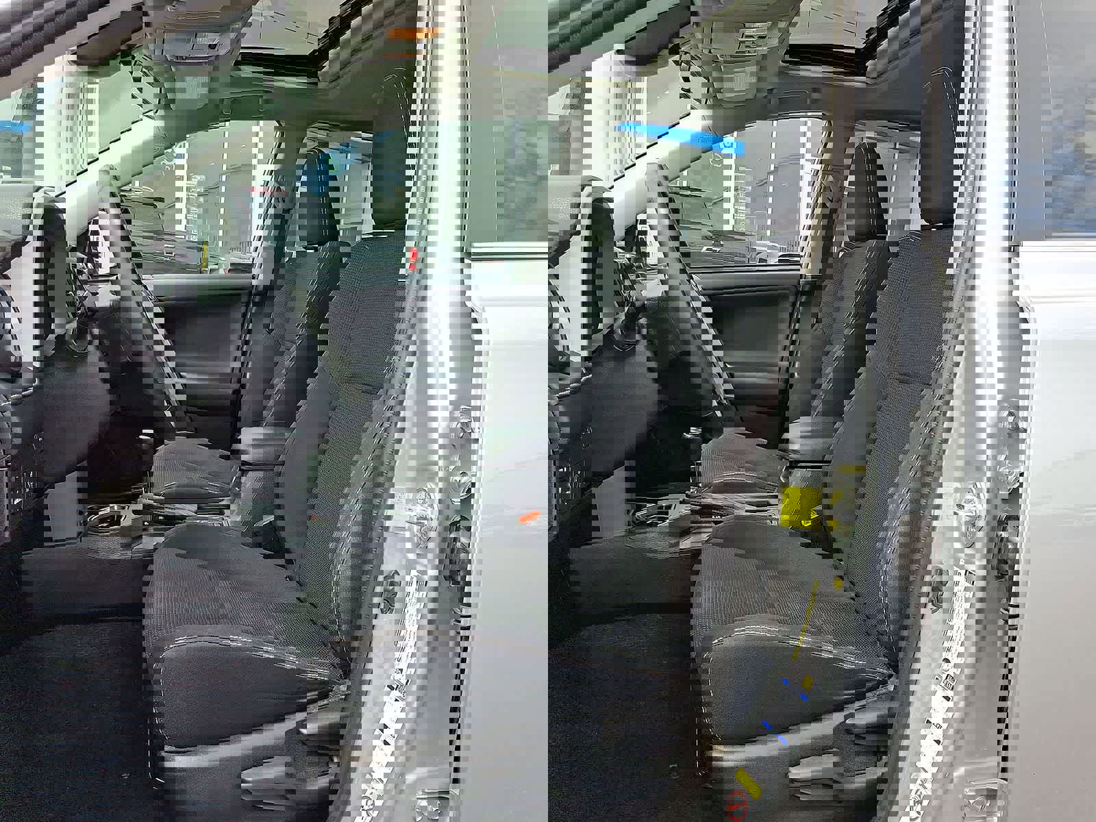 Used 2018 Toyota RAV4 XLE AWD/4WD image 26