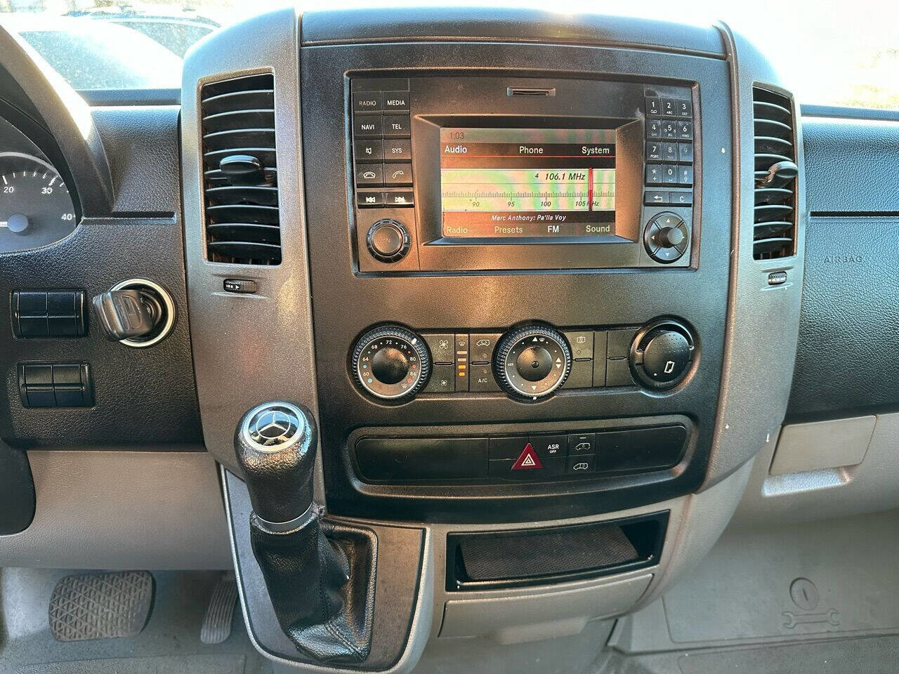 Used 2015 Mercedes-Benz Sprinter 3500 image 19