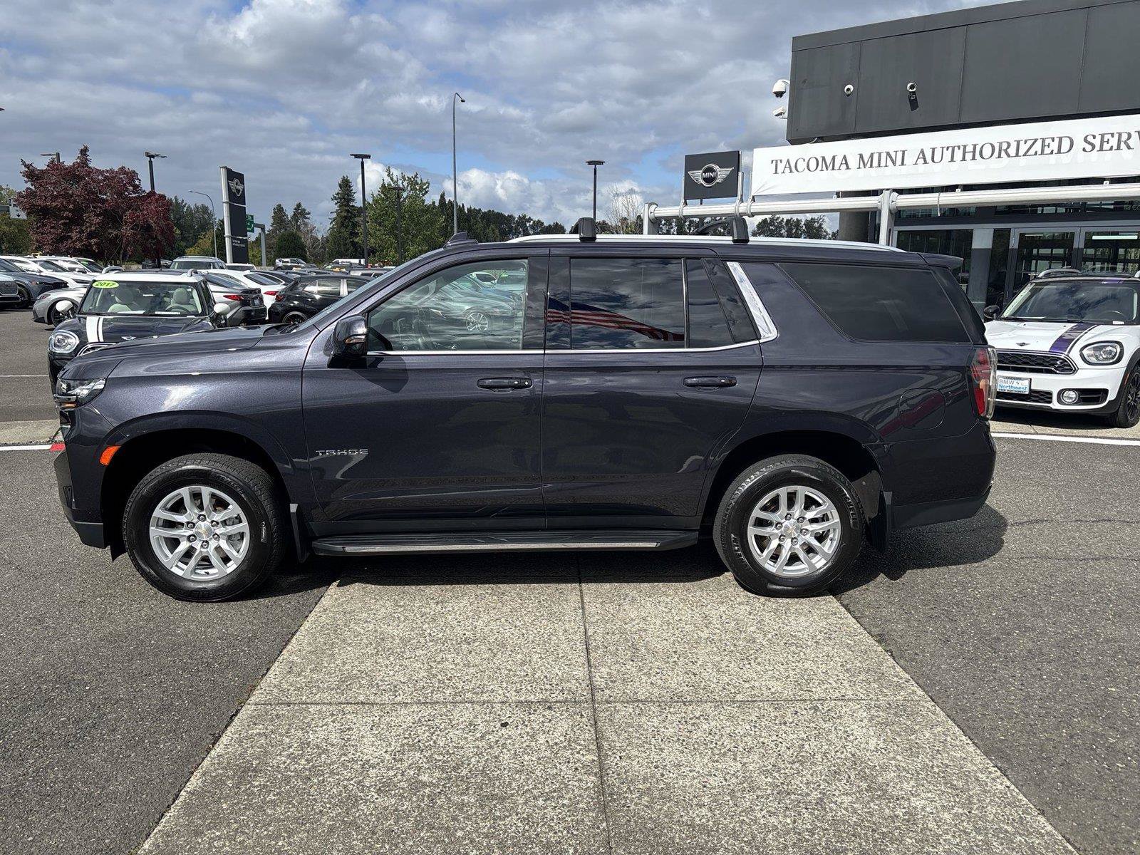 Used 2022 Chevrolet Tahoe LT w/ Luxury Package AWD/4WD image 4