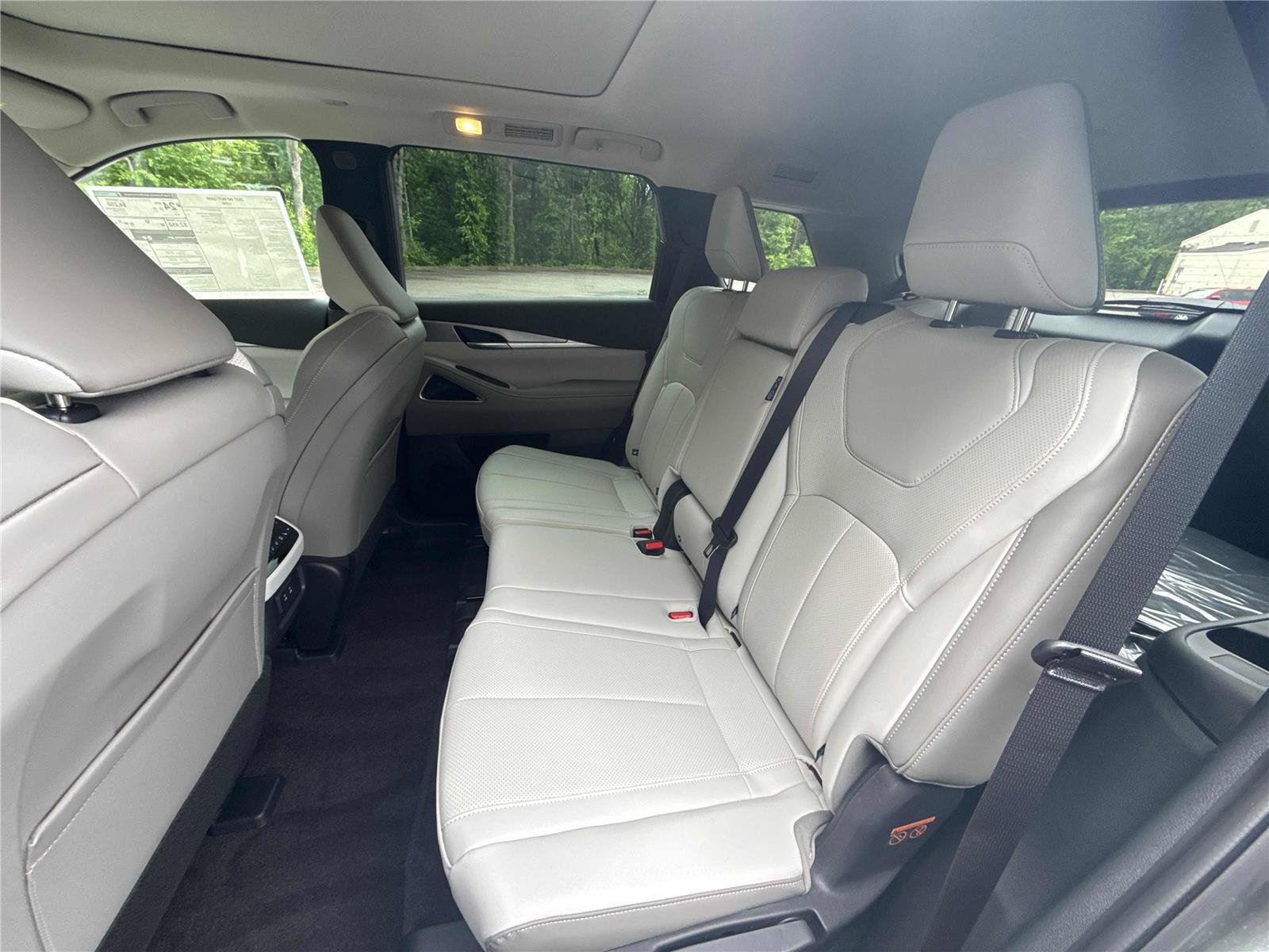 New 2027 INFINITI QX60 Luxe w/ Cargo Package FWD image 12