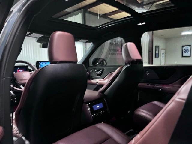 Used 2025 Lincoln Aviator Reserve w/ Illumination Package RWD image 11