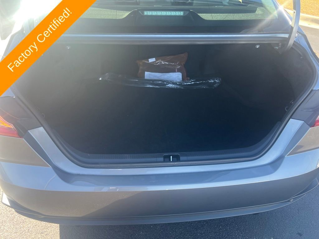 Used 2025 Toyota Camry SE image 26
