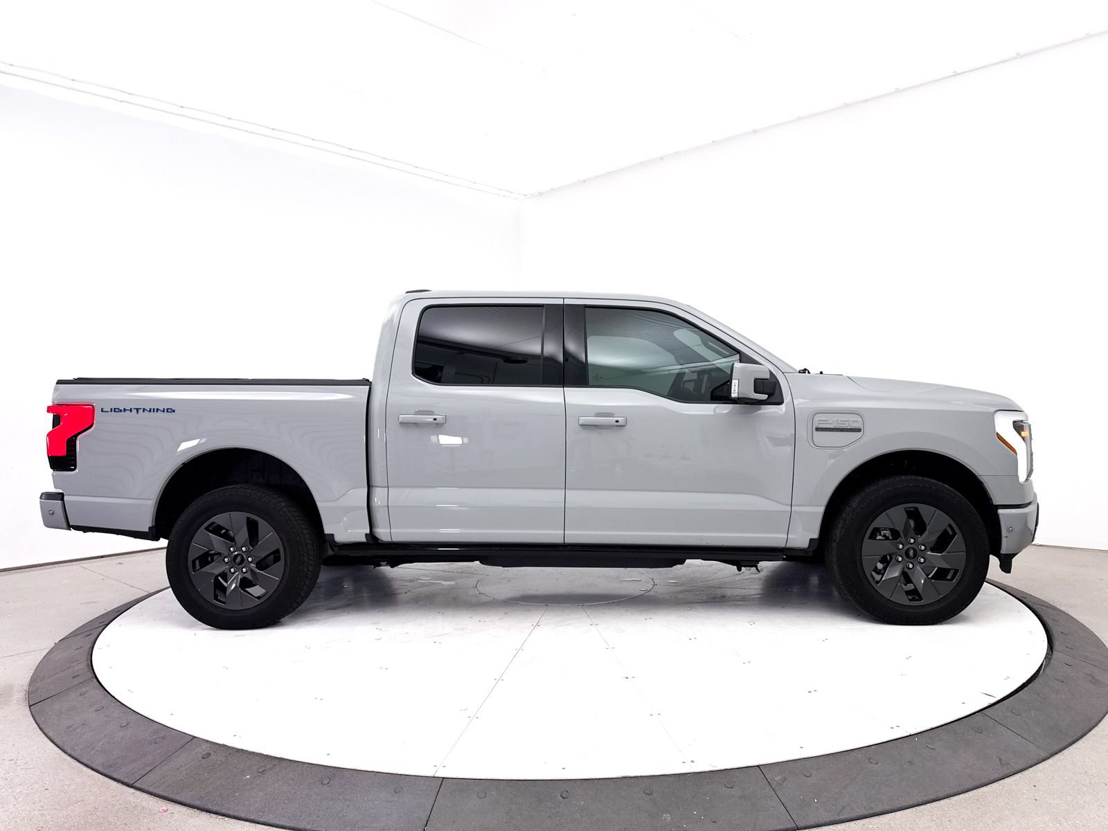 Used 2023 Ford F150 Lightning Lariat w/ Equipment Group 511A High AWD/4WD image 40