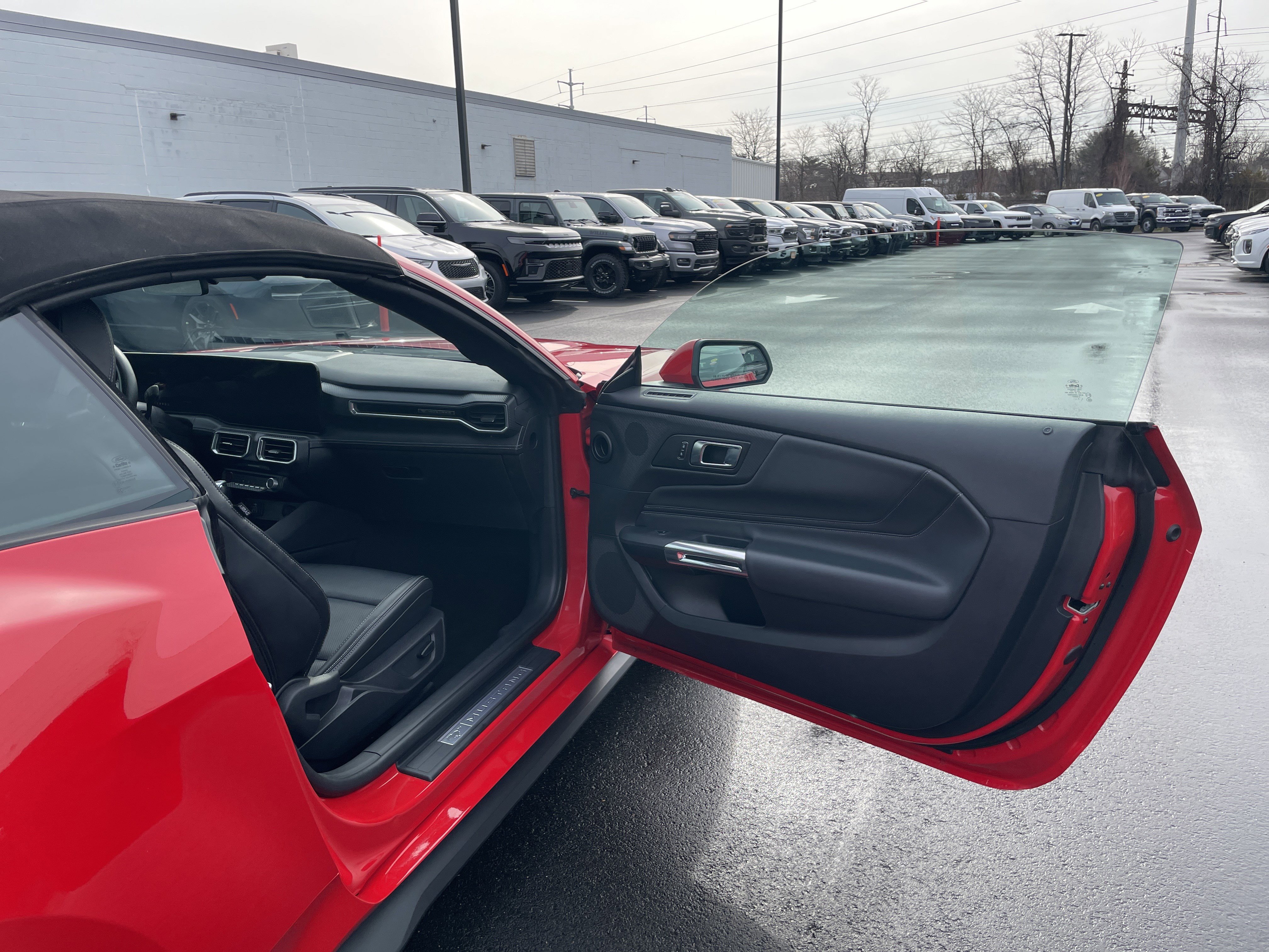 Used 2025 Ford Mustang Premium image 8