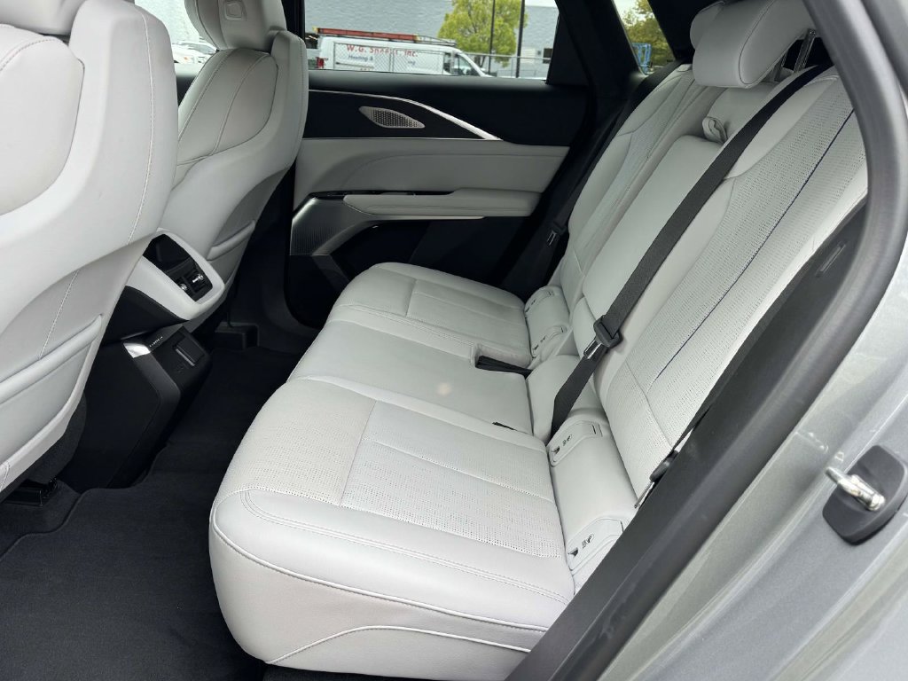 Certified 2024 Cadillac Lyriq Luxury AWD/4WD image 13