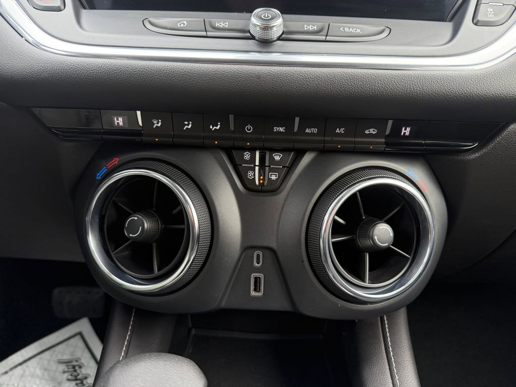 Used 2023 Chevrolet Blazer LT image 27