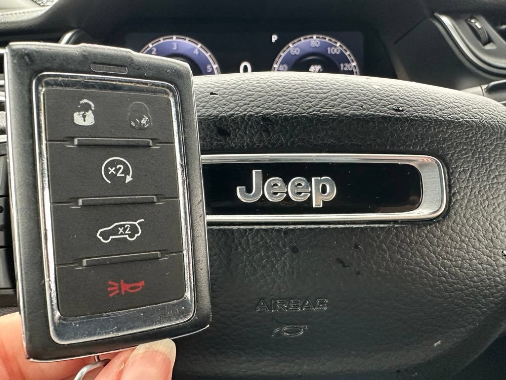 Used 2024 Jeep Grand Cherokee L Limited w/ Luxury Tech Group II AWD/4WD image 56