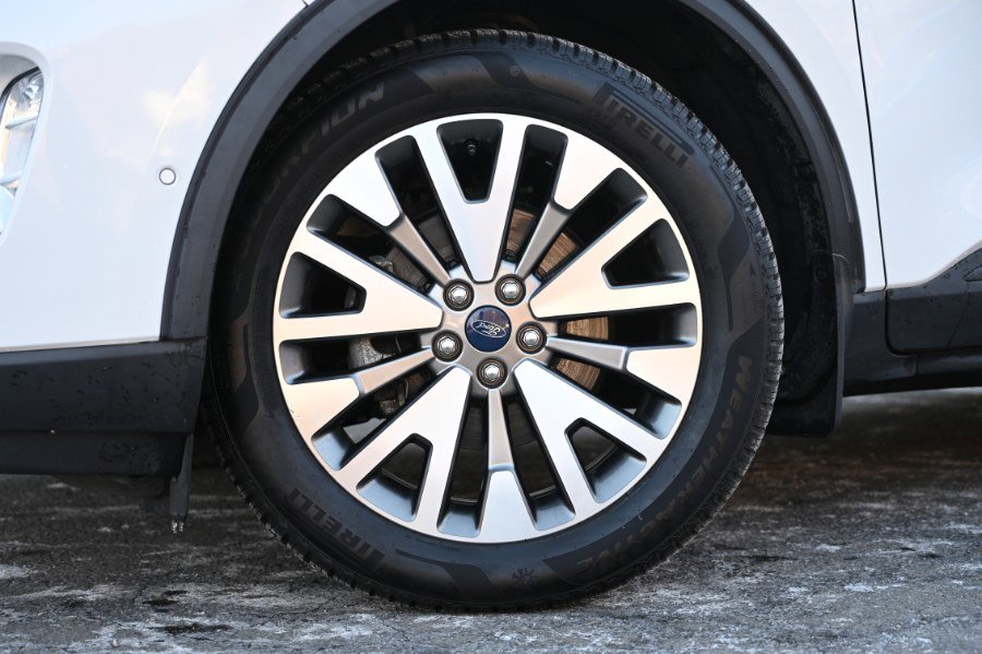 Used 2020 Ford Escape Titanium image 11