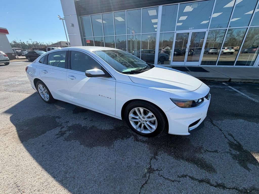 Used 2016 Chevrolet Malibu LT w/ Leather Package FWD image 2