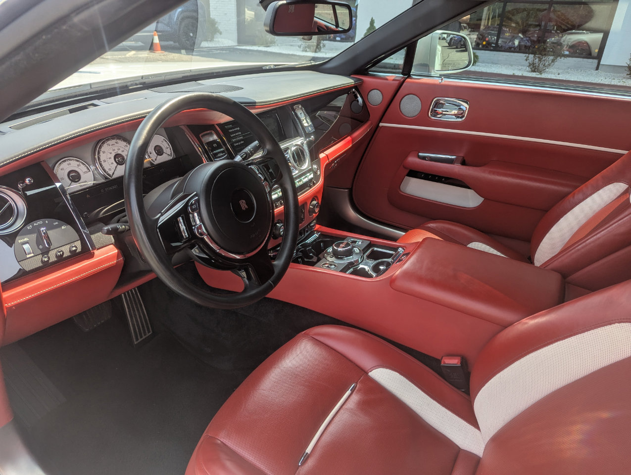 Used 2018 Rolls-Royce Dawn image 14