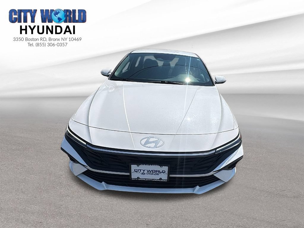 Used 2024 Hyundai Elantra SE FWD image 8