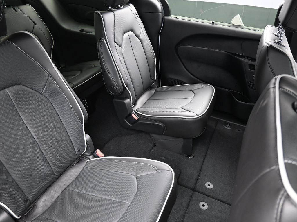 New 2026 Chrysler Pacifica Limited w/ S Appearance Package FWD image 37