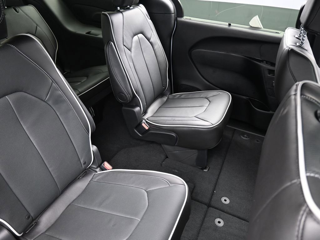 New 2026 Chrysler Pacifica Limited w/ S Appearance Package image 37