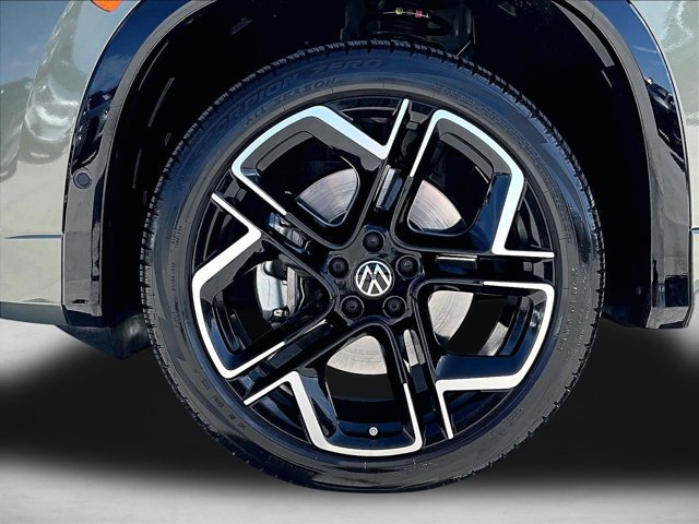 Used 2026 Volkswagen Tiguan SEL R-Line AWD/4WD image 10