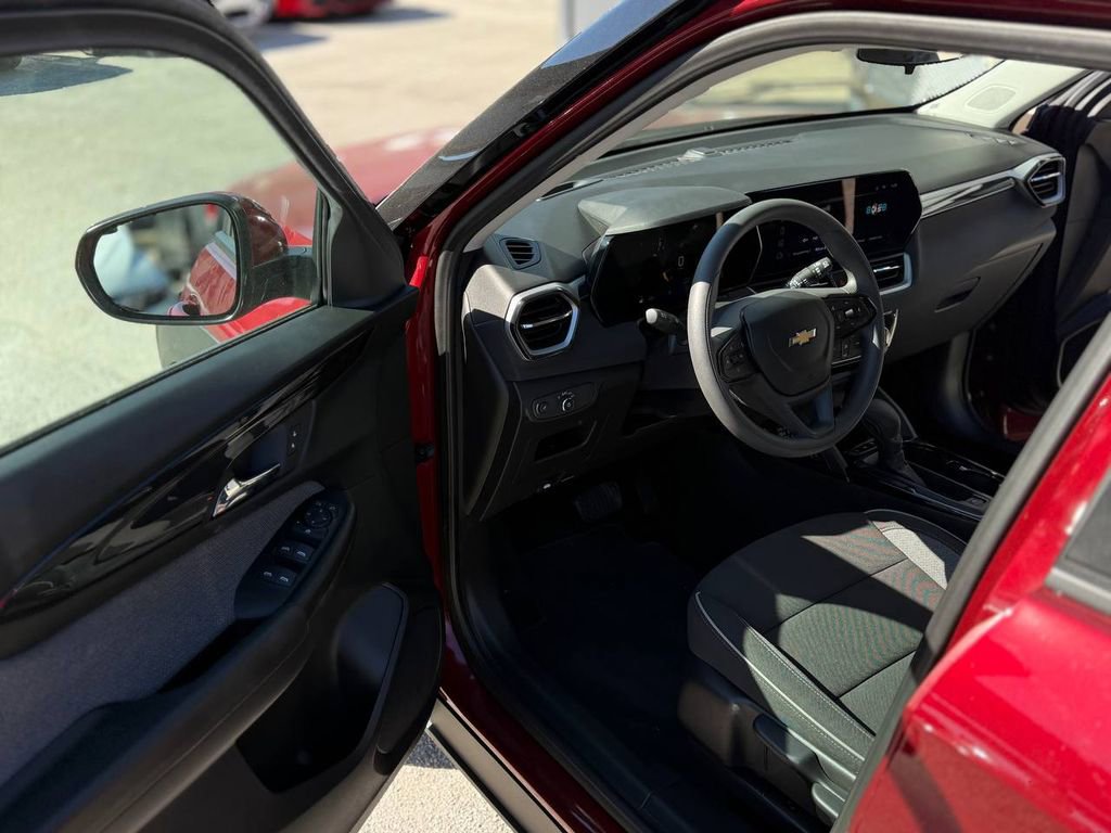 Used 2025 Chevrolet TrailBlazer LT image 22