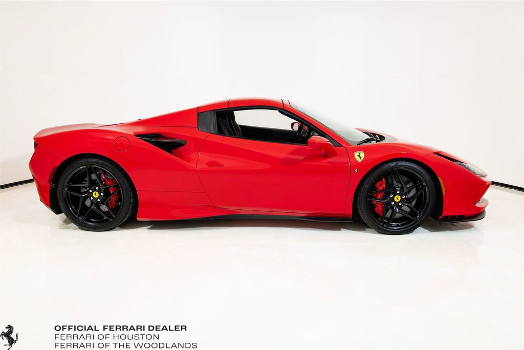 Used 2021 Ferrari F8 Tributo image 27