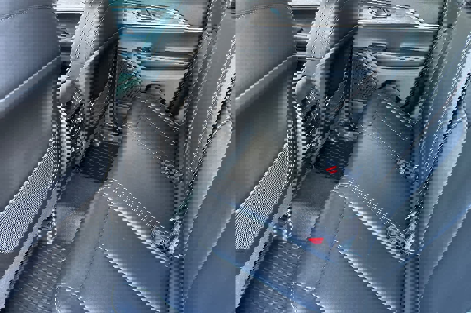 Used 2024 Jeep Grand Cherokee Limited w/ Trailer Tow Package image 4