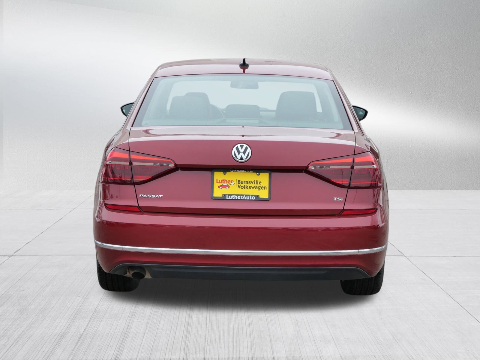 Used 2019 Volkswagen Passat 2.0T Wolfsburg image 6