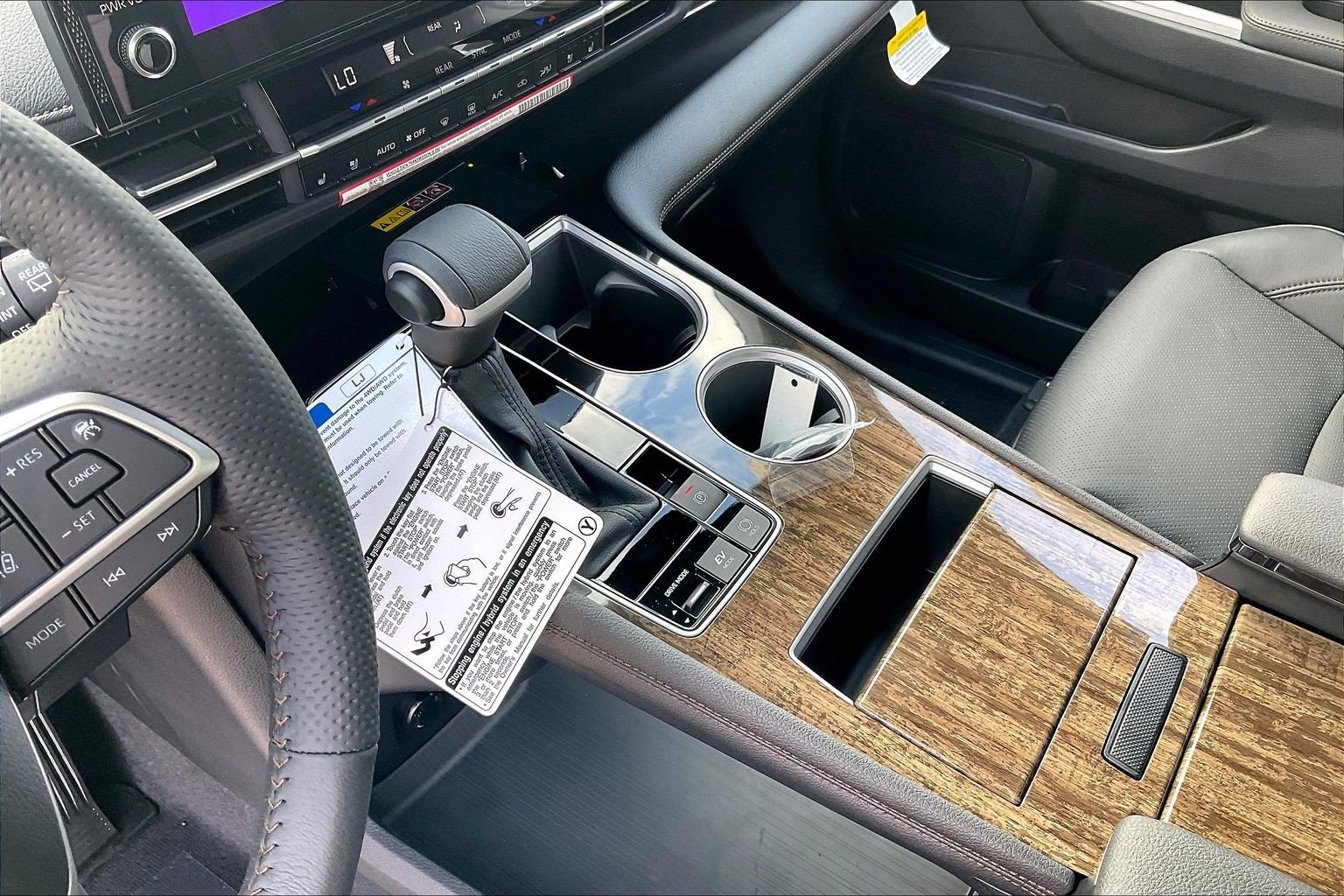 New 2026 Toyota Sienna Platinum AWD/4WD image 10