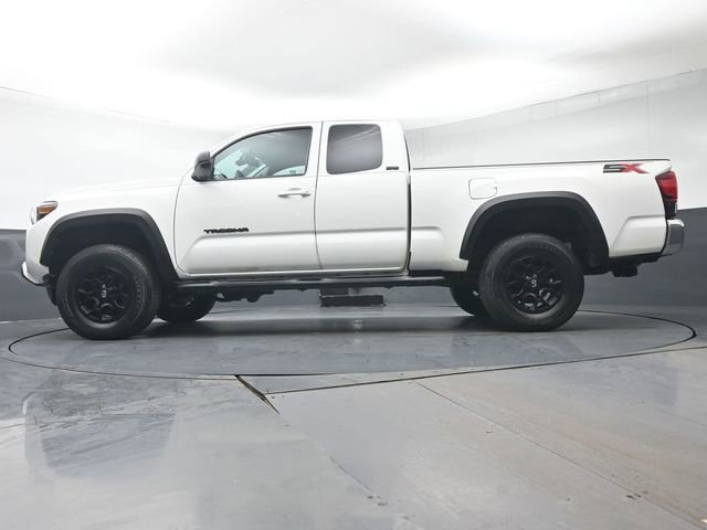 Used 2023 Toyota Tacoma SR5 AWD/4WD image 29
