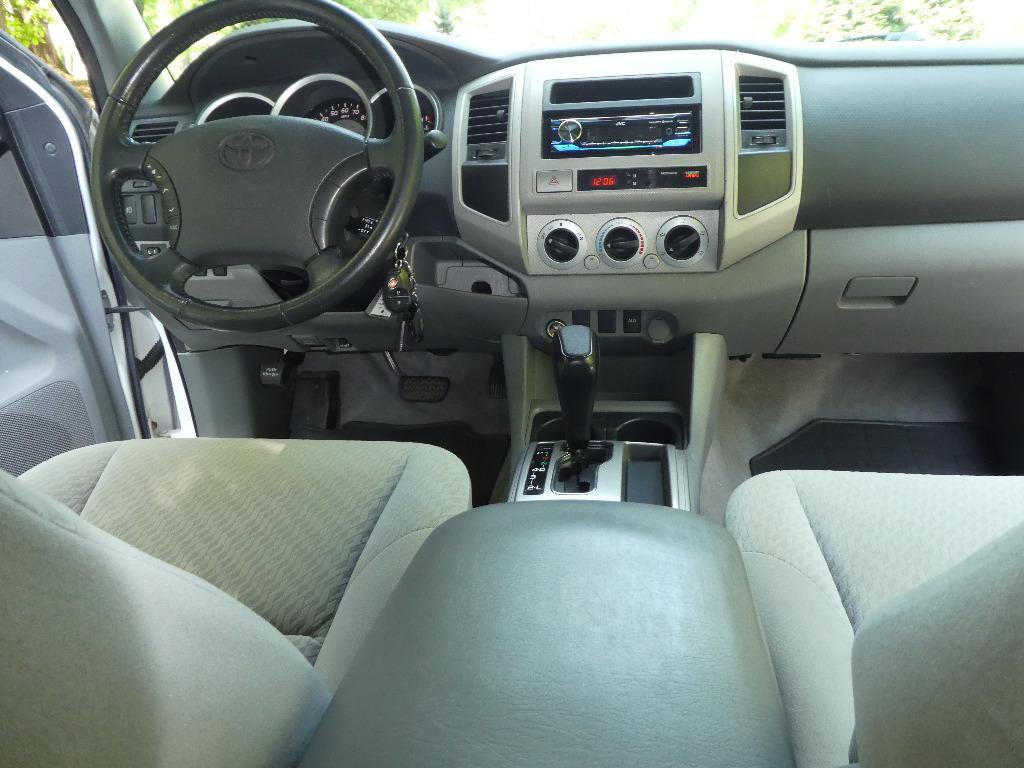 Used 2010 Toyota Tacoma PreRunner RWD image 7