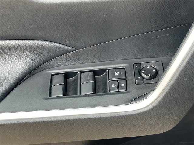 Used 2020 Toyota RAV4 XLE image 25