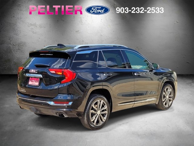 Used 2020 GMC Terrain Denali w/ Denali Premium Package FWD image 4