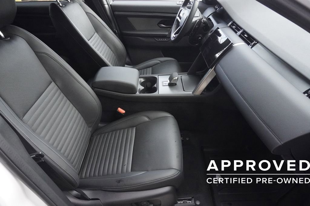 Used 2025 Land Rover Discovery Sport Dynamic SE image 23