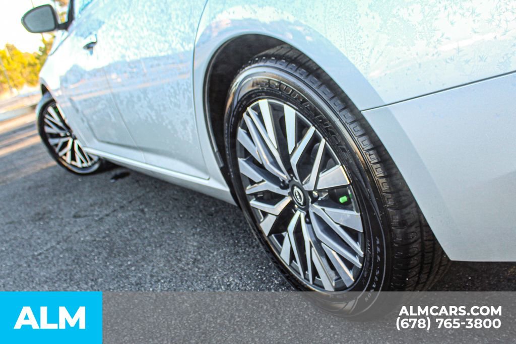 Used 2024 Nissan Altima 2.5 SV image 15